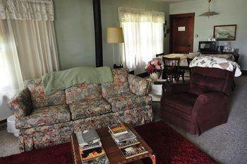 Lazy T Ranch Guest House 曼哈顿 外观 照片
