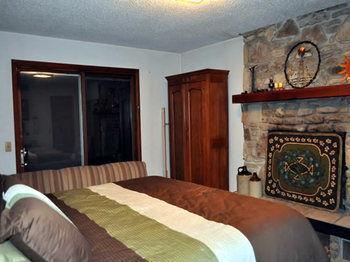 Lazy T Ranch Guest House 曼哈顿 外观 照片