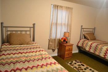 Lazy T Ranch Guest House 曼哈顿 外观 照片